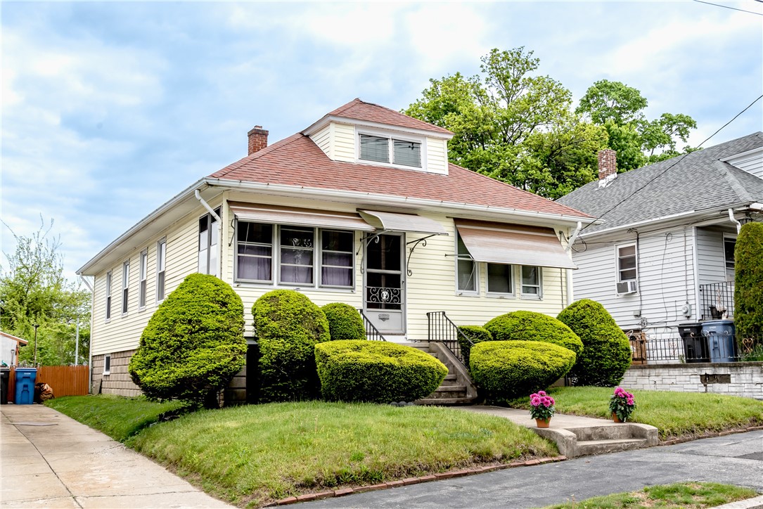 82 Maplewood Avenue