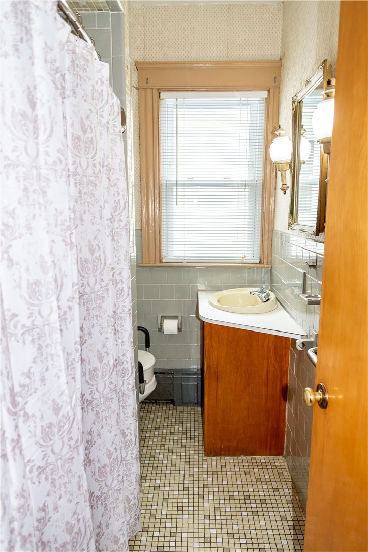 82 Maplewood Avenue