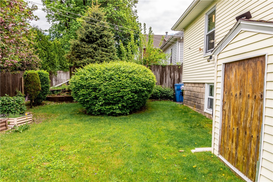 82 Maplewood Avenue