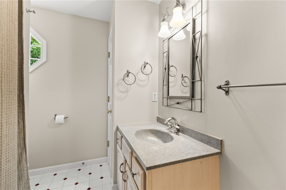4 Crestwood Drive