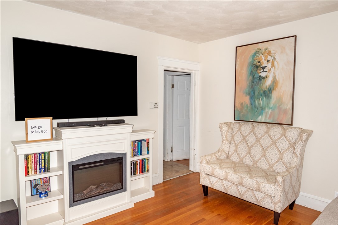 260 Grosvenor Avenue