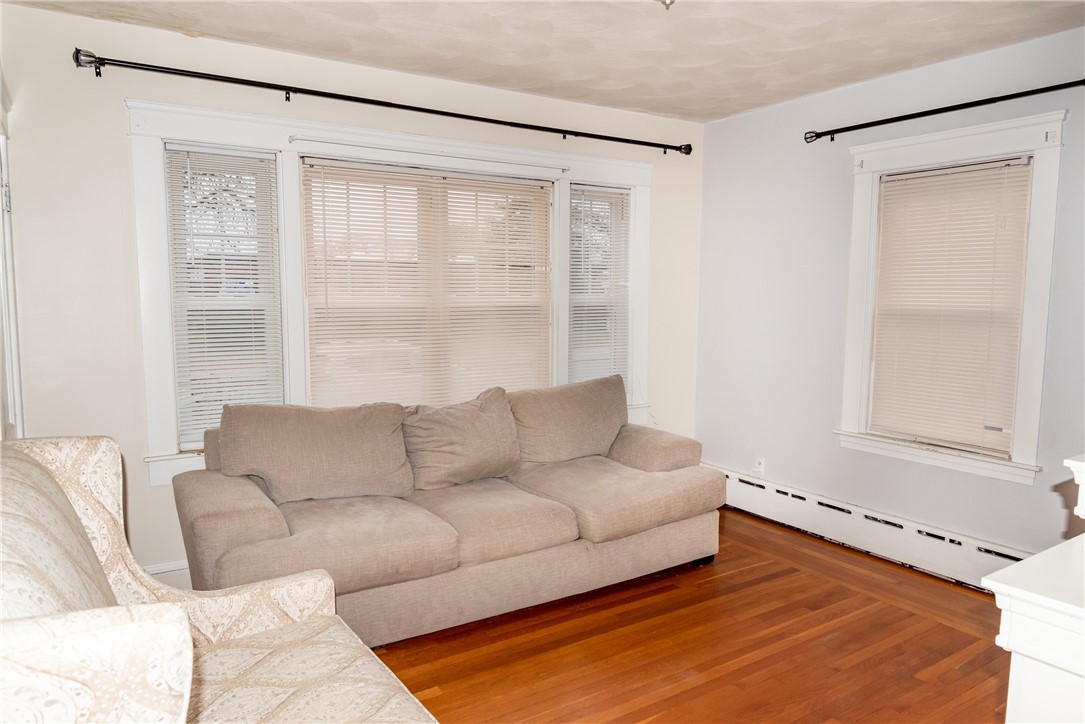 260 Grosvenor Avenue