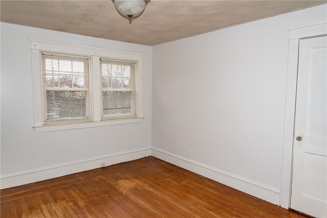 260 Grosvenor Avenue