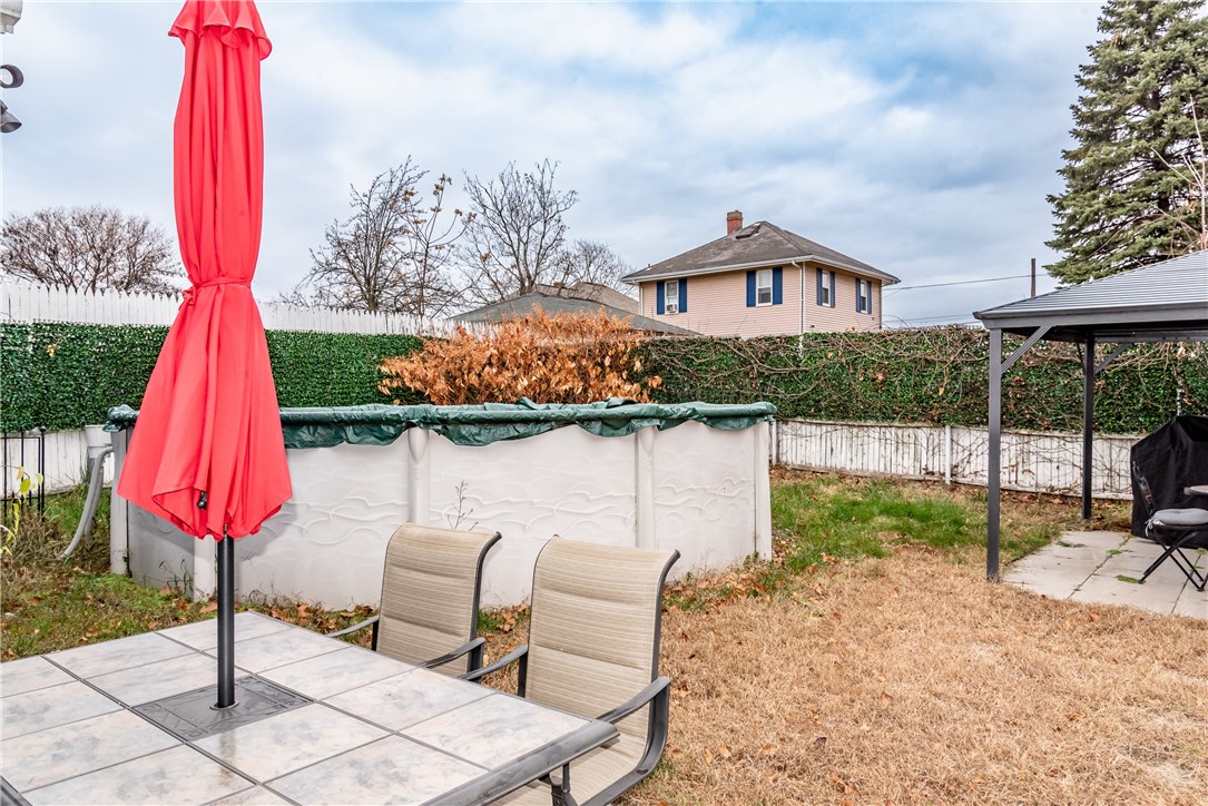 260 Grosvenor Avenue