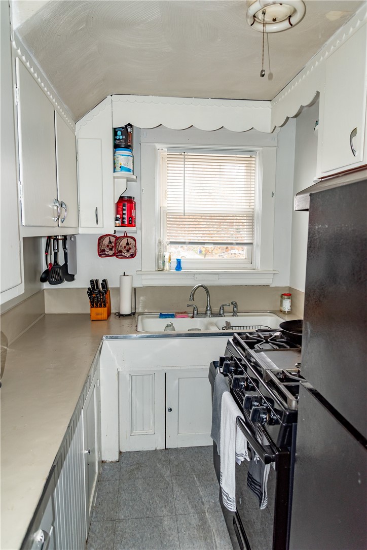 260 Grosvenor Avenue