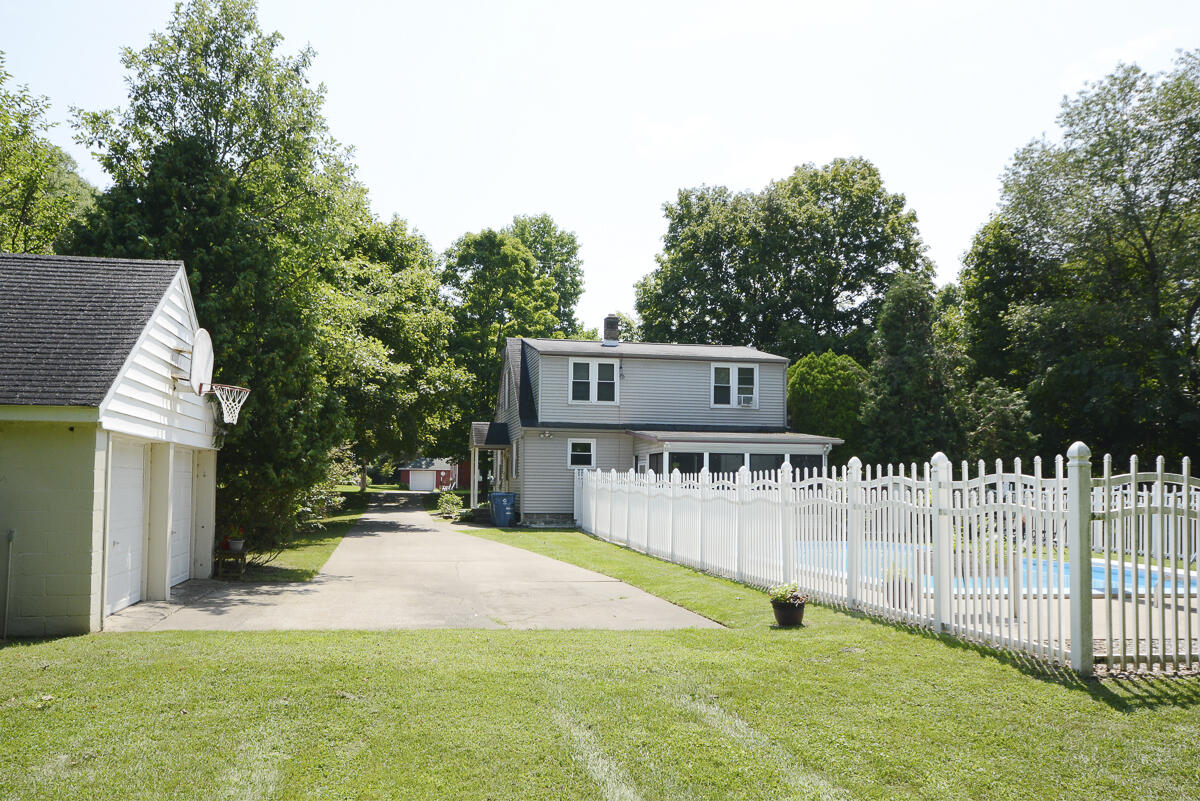 1123 Parchmount Avenue