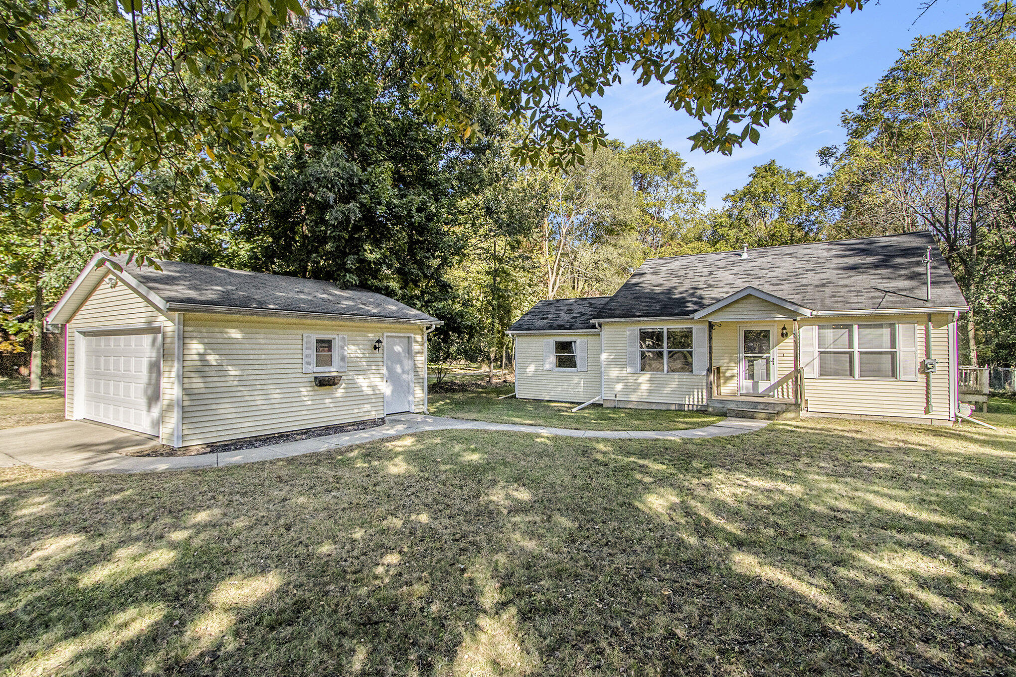 8321 Oakside Street