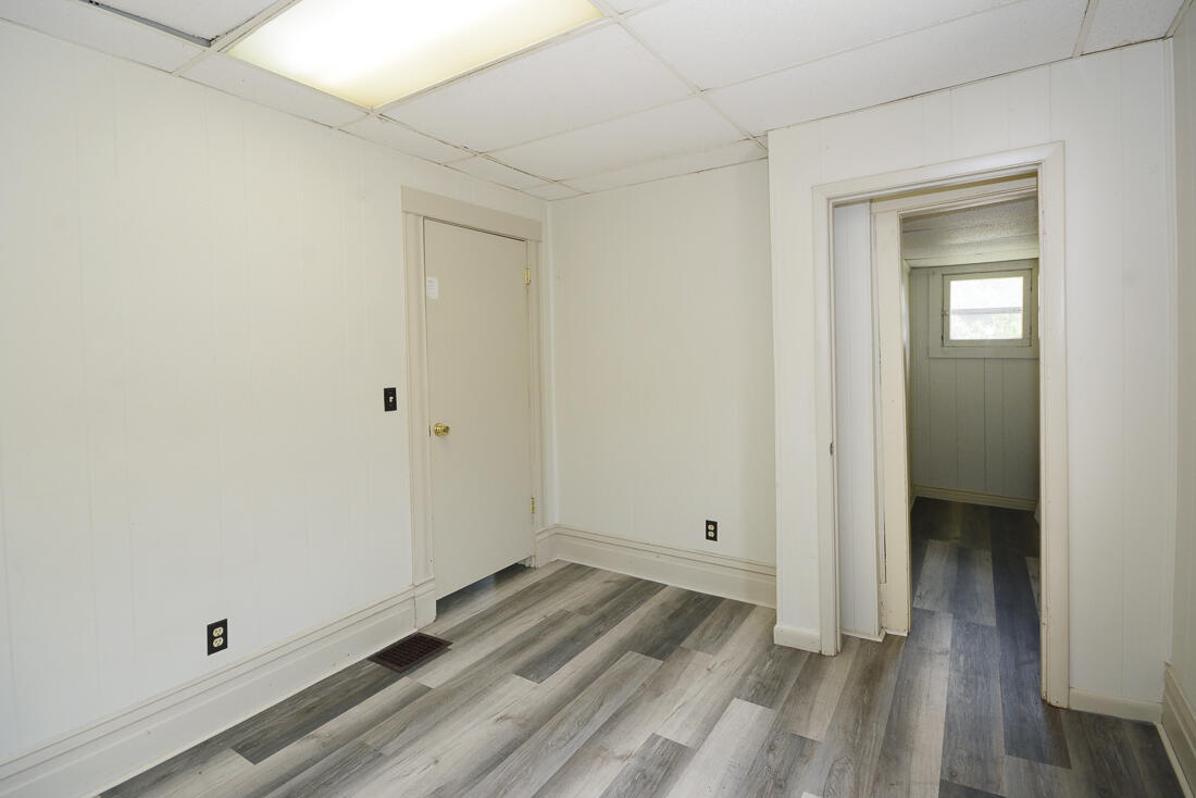 2032 S Burdick