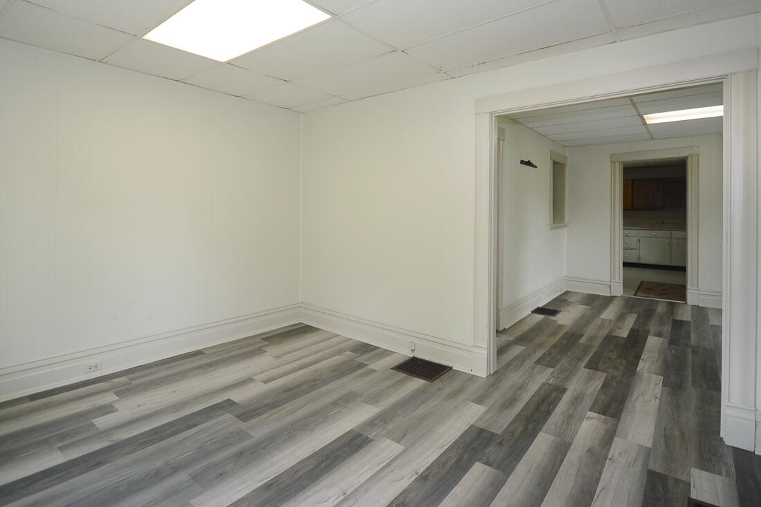 2032 S Burdick