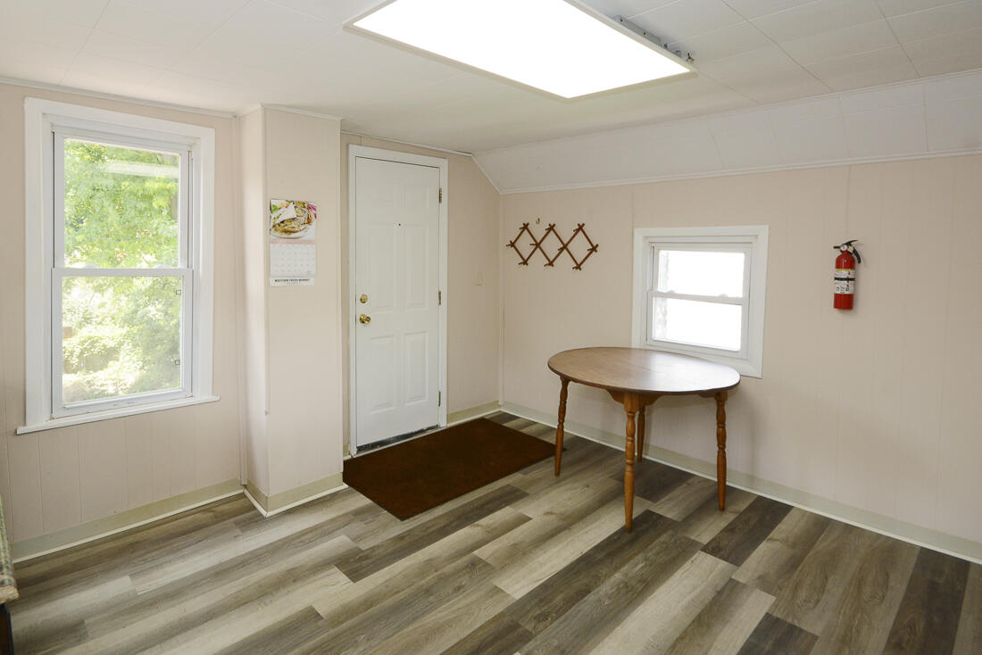 2032 S Burdick