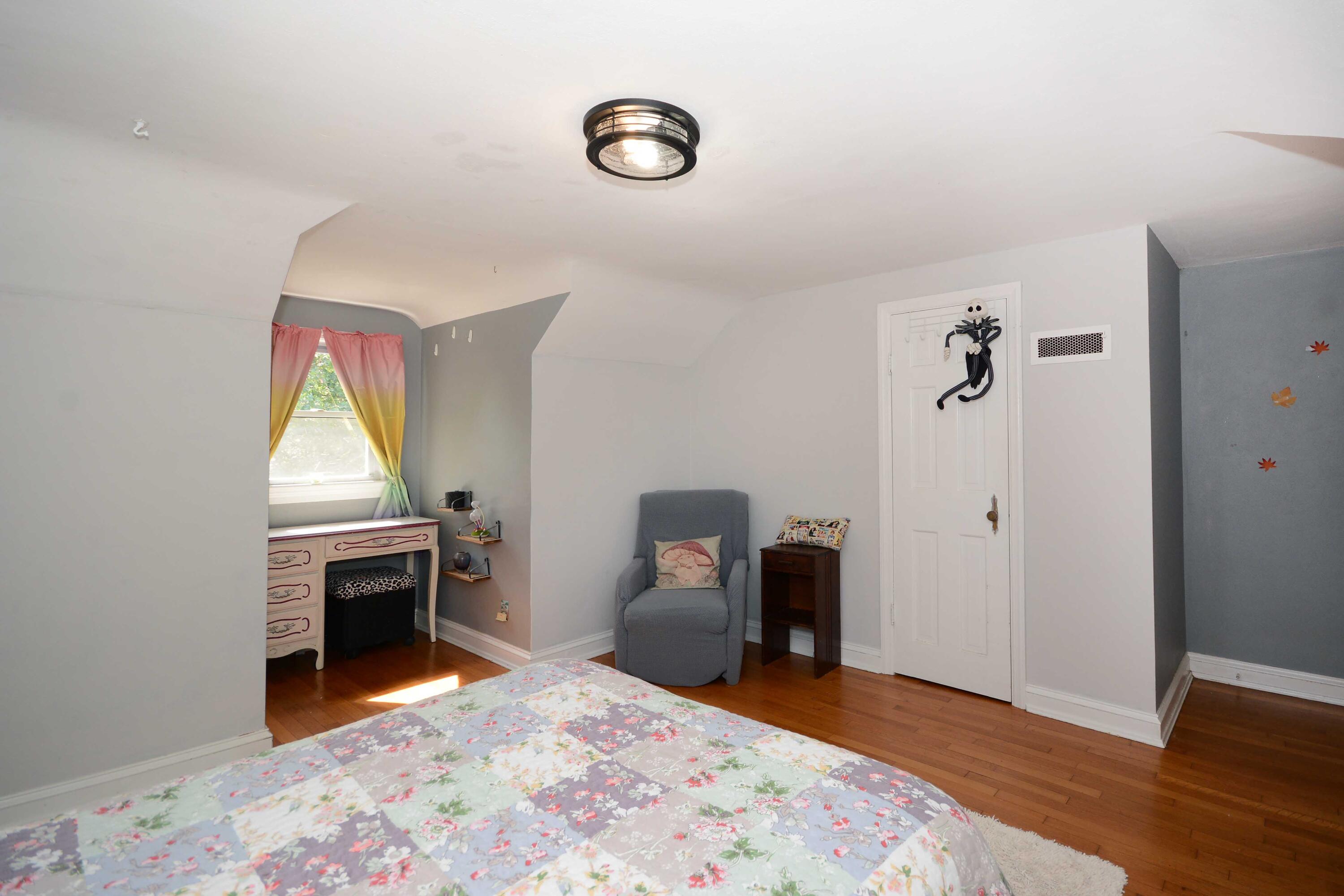 5287 Comstock Drive