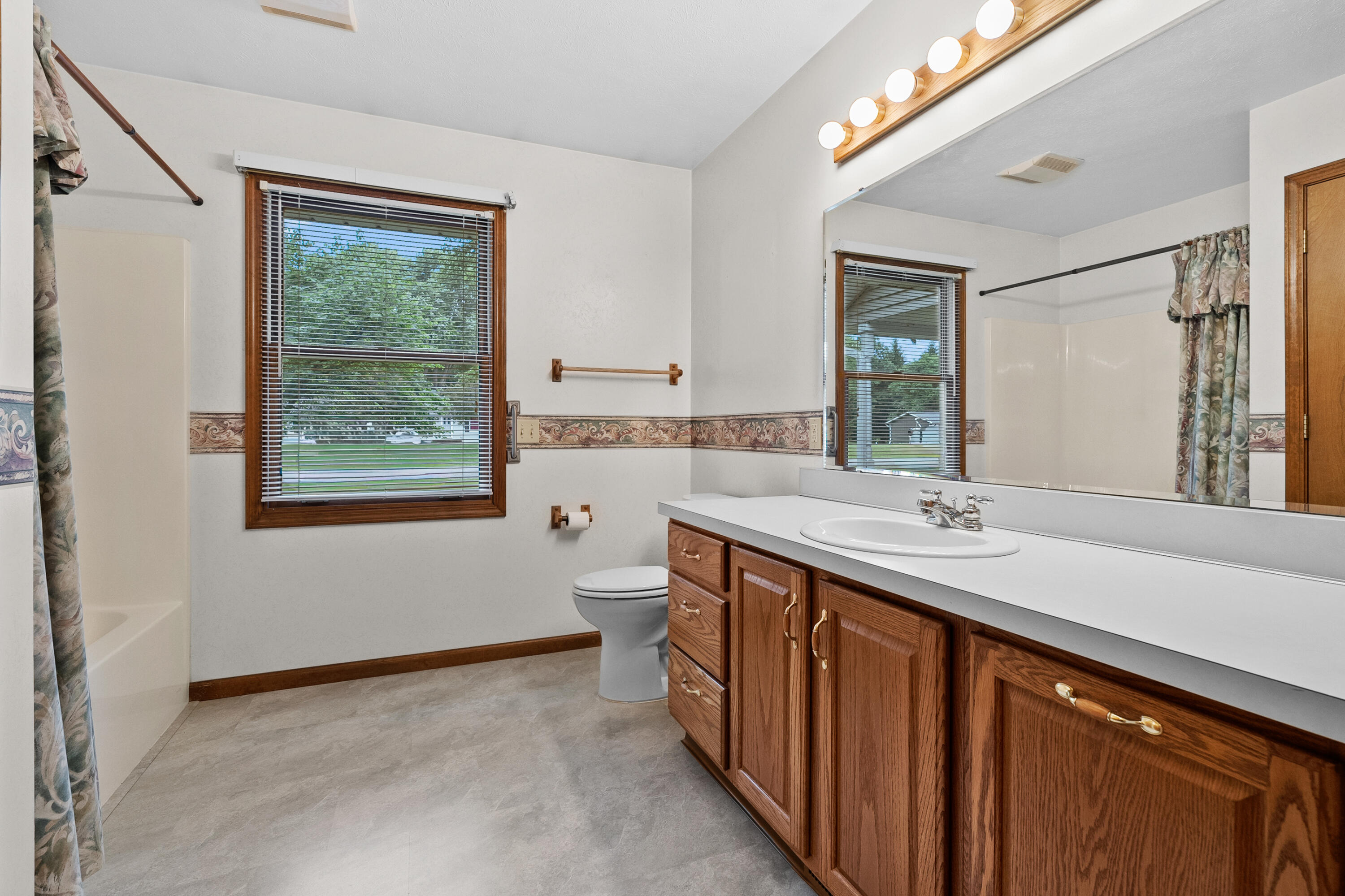 52135 Nancy Lane