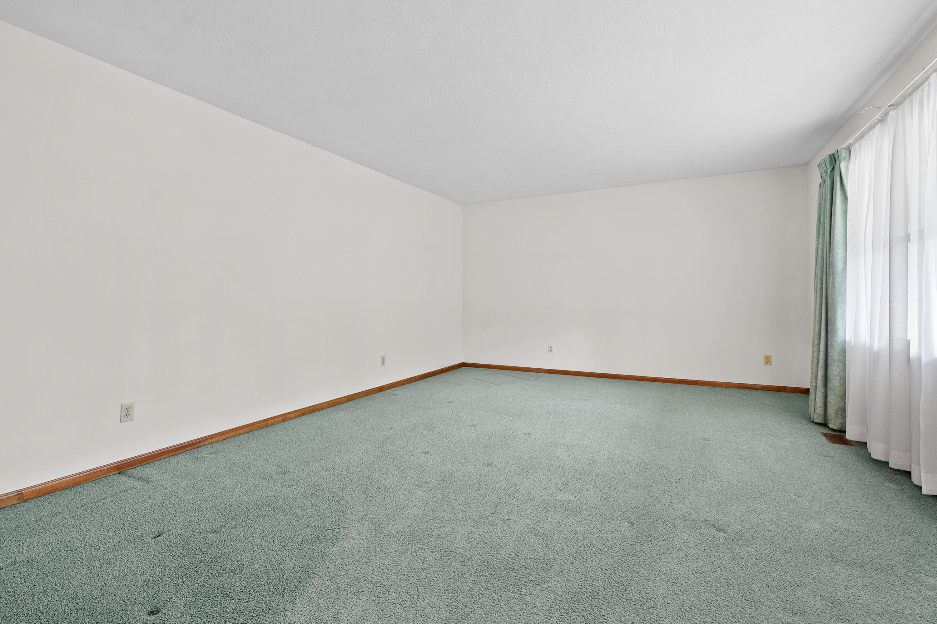52135 Nancy Lane