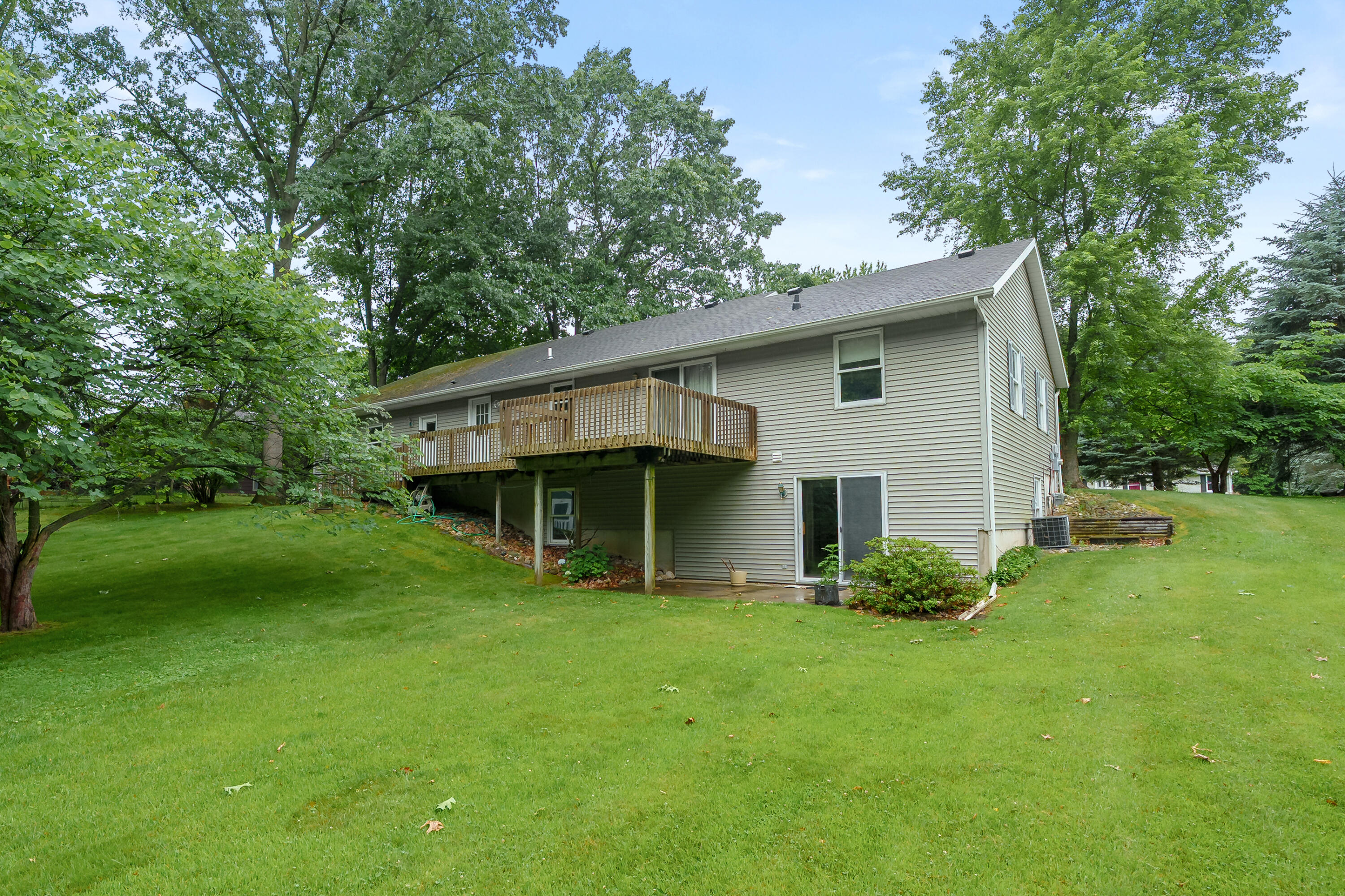 52135 Nancy Lane