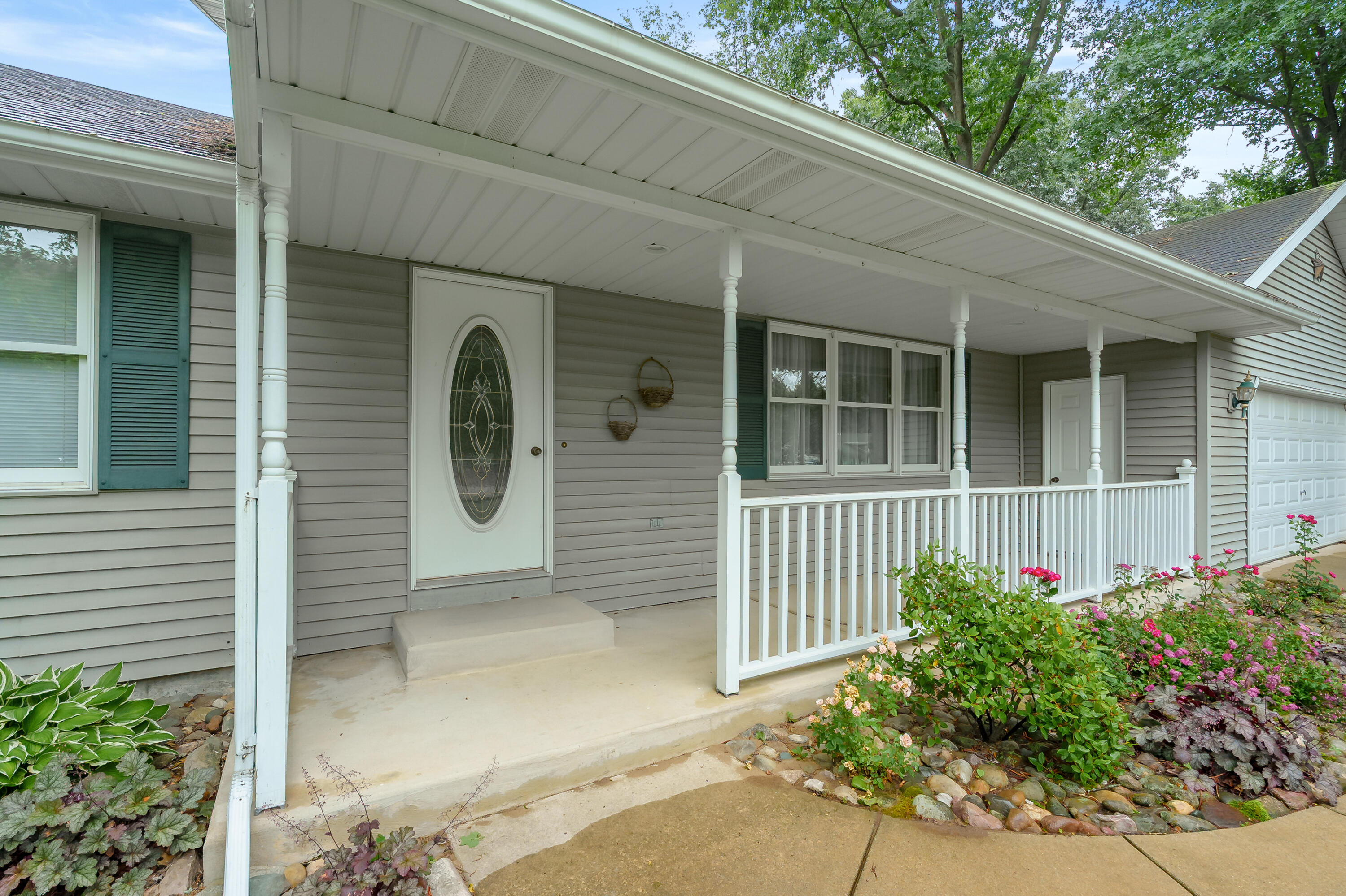 52135 Nancy Lane
