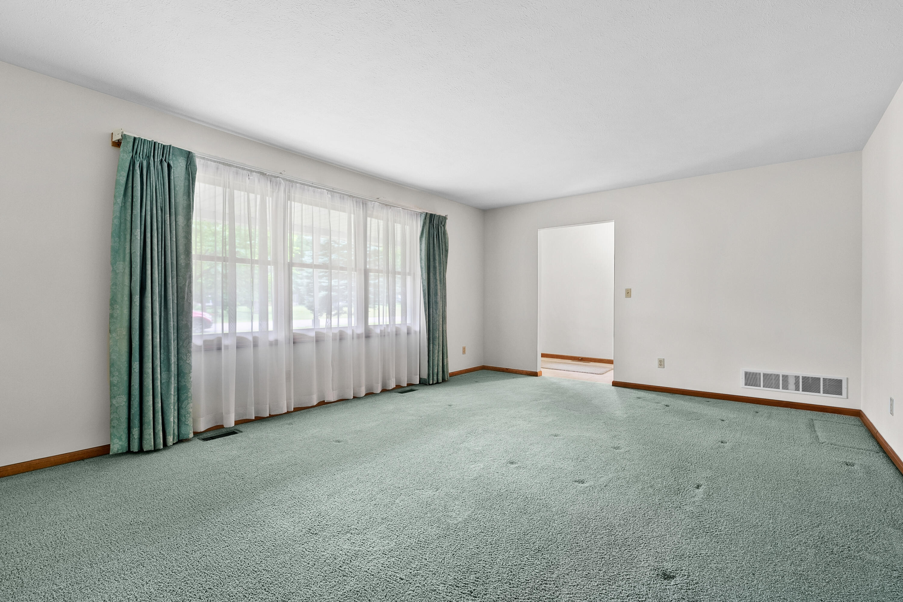 52135 Nancy Lane