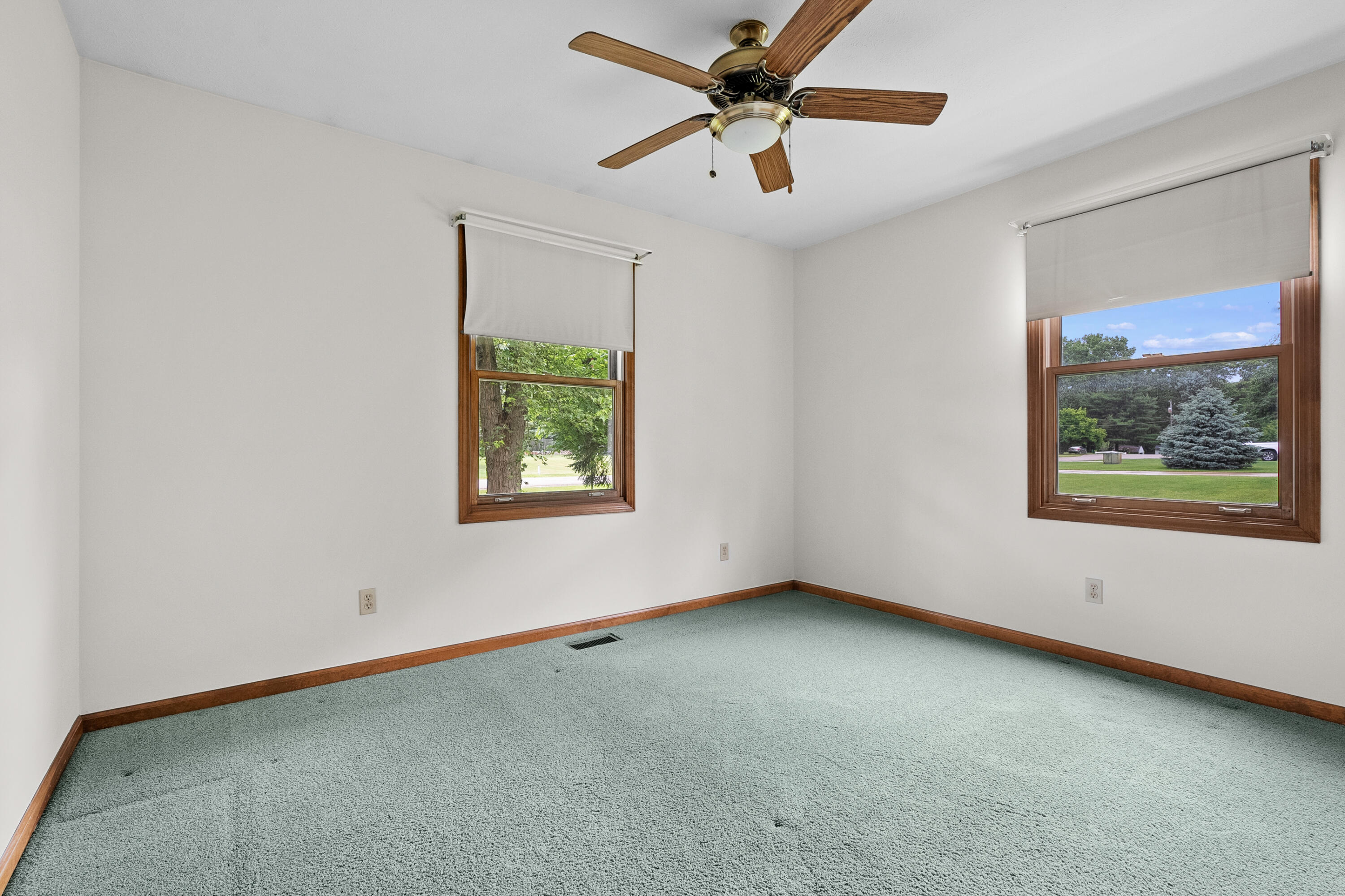 52135 Nancy Lane