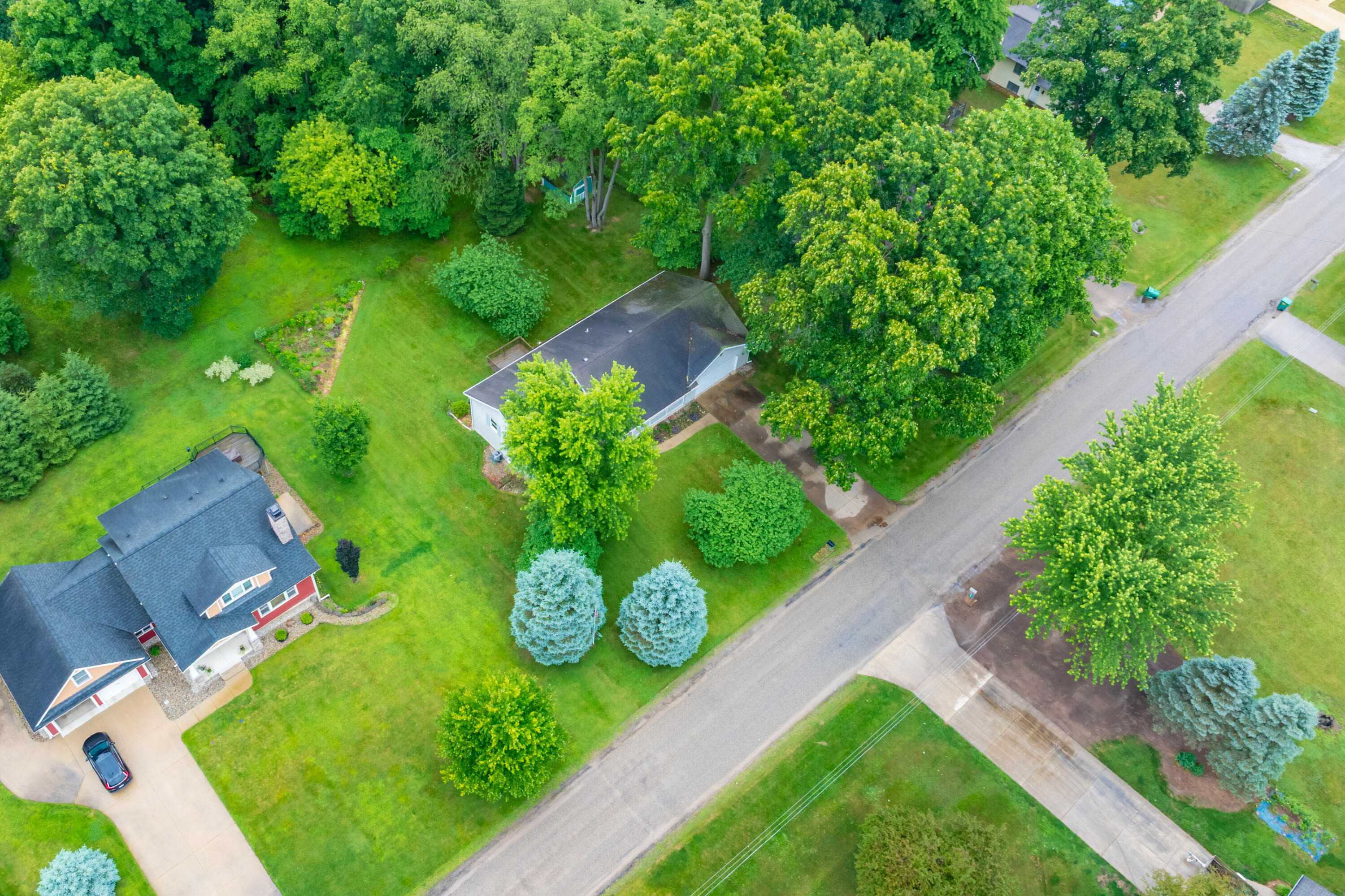 52135 Nancy Lane