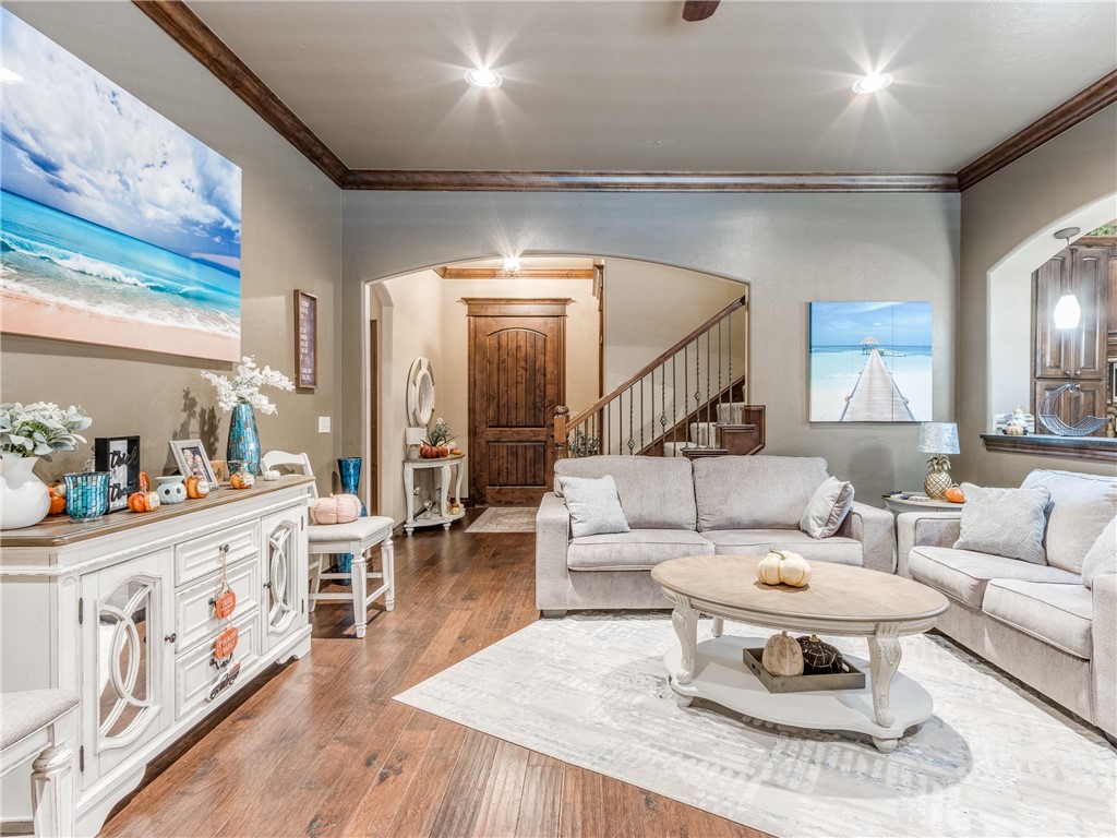 6101 Bent Wood Drive