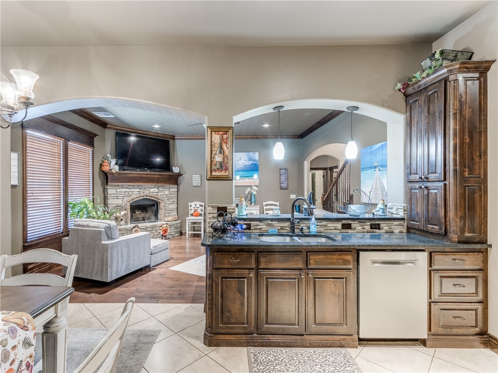 6101 Bent Wood Drive