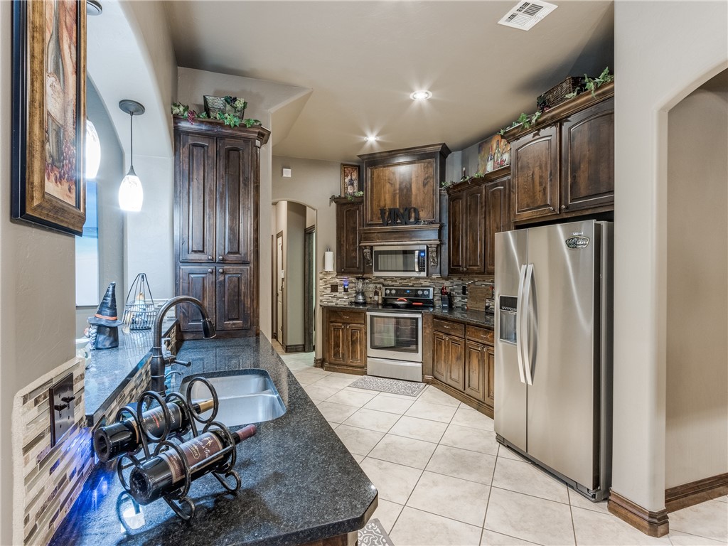 6101 Bent Wood Drive