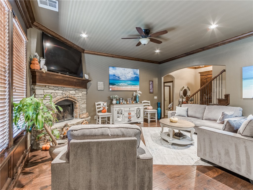 6101 Bent Wood Drive