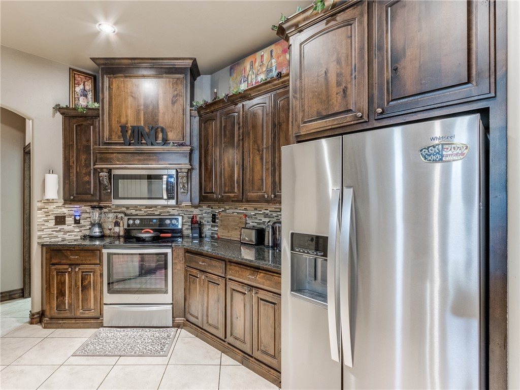 6101 Bent Wood Drive