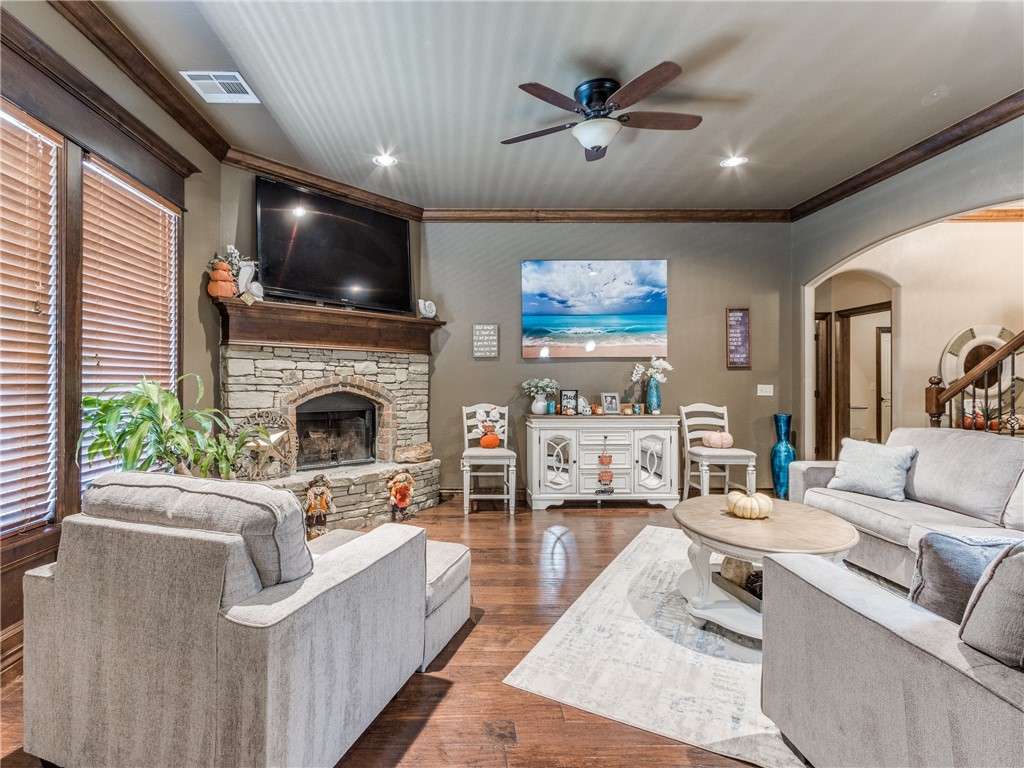 6101 Bent Wood Drive