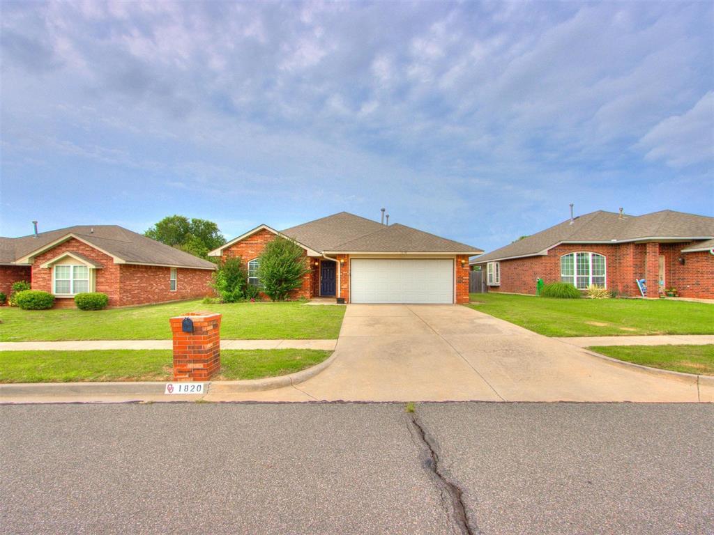 1820 Creekside Drive