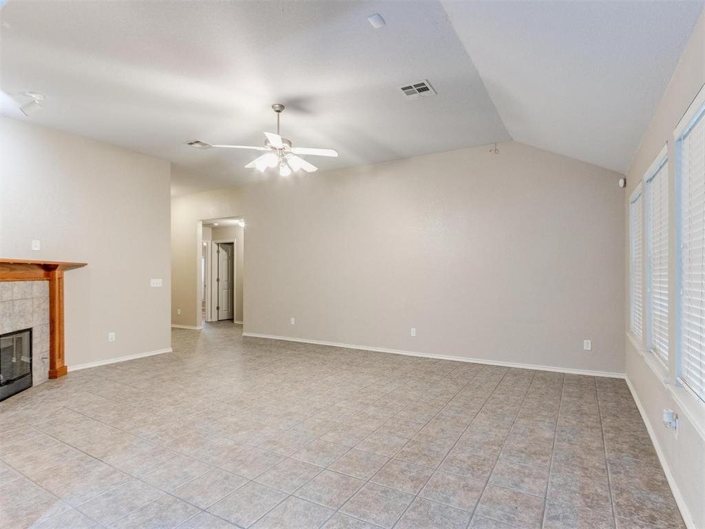 1820 Creekside Drive