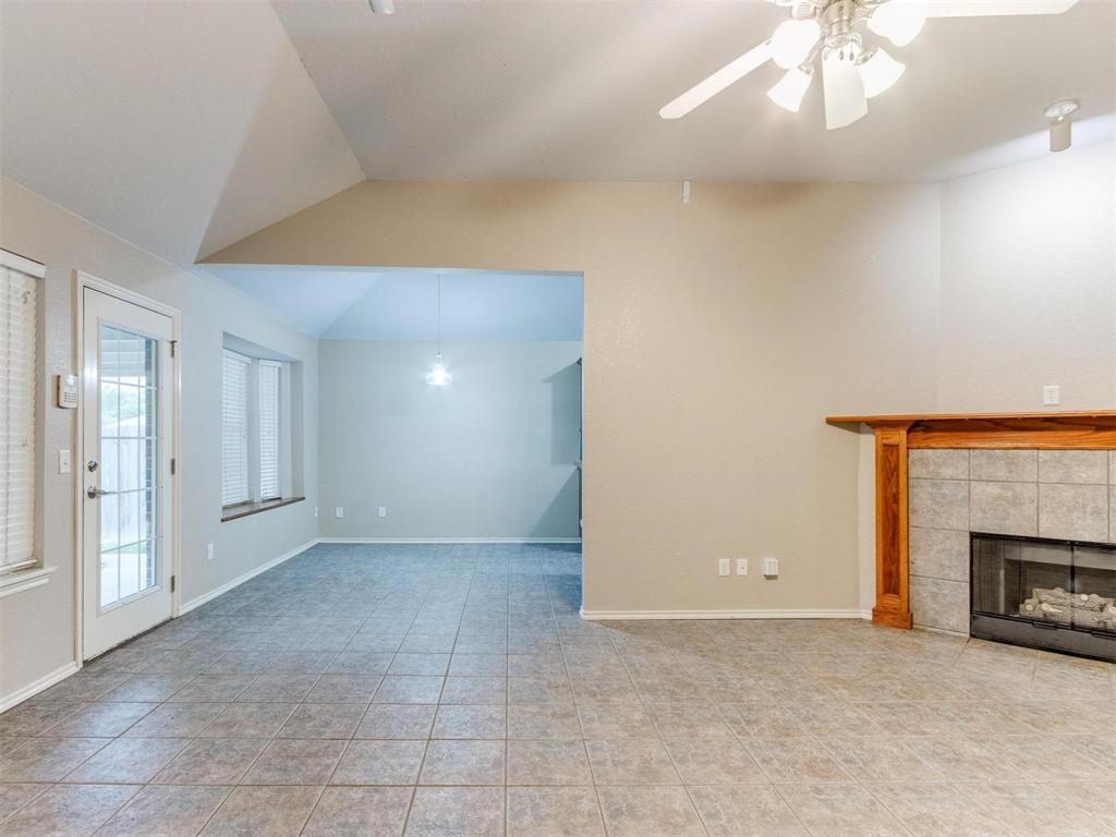 1820 Creekside Drive