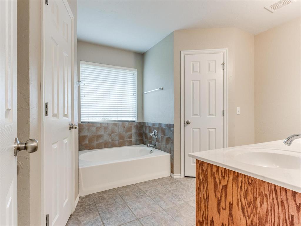 1820 Creekside Drive