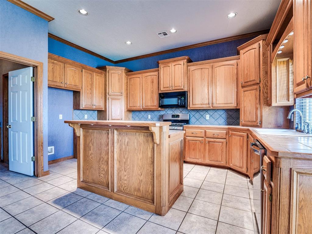 1901 Oak Drive