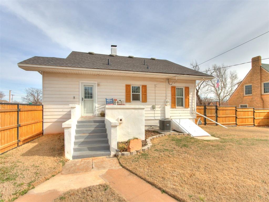 802 S 7th Street