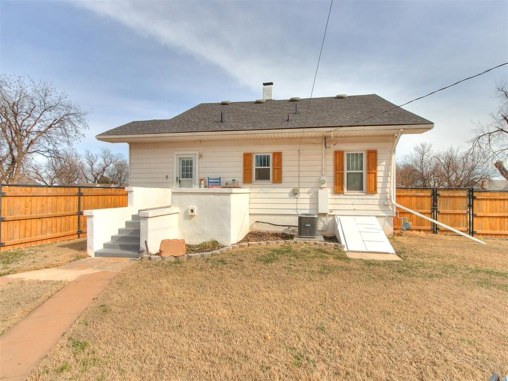 802 S 7th Street