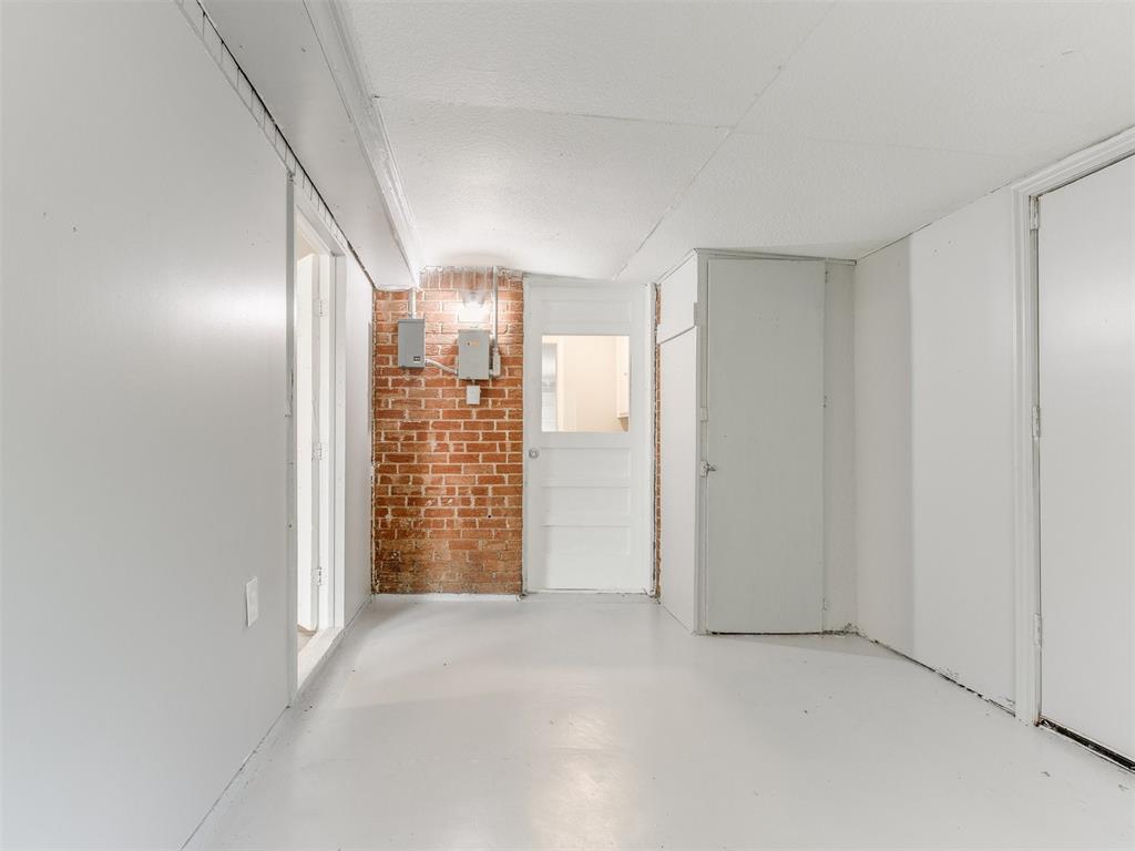 909 W Main Street