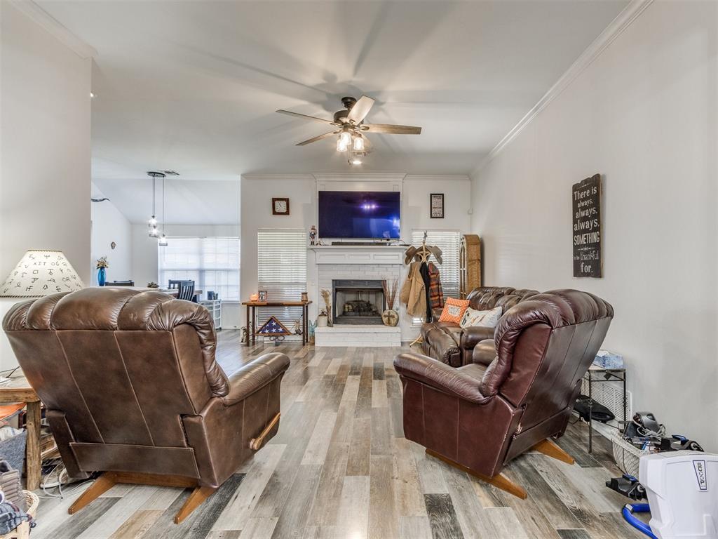 913 NE 25th Court