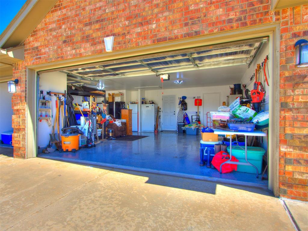913 NE 25th Court
