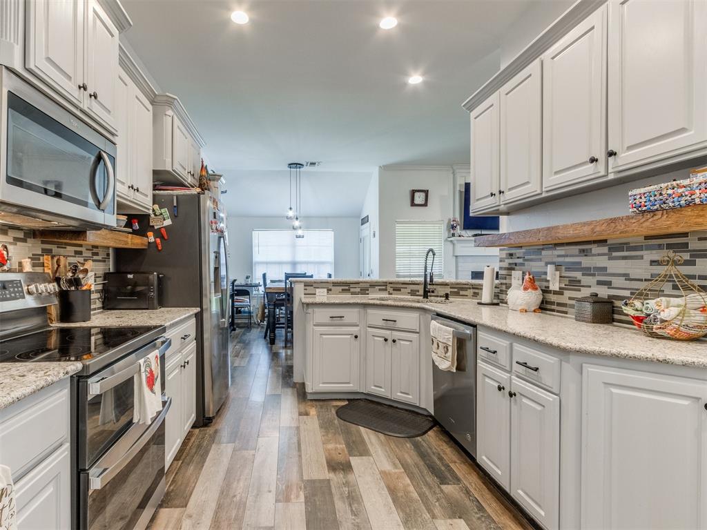 913 NE 25th Court