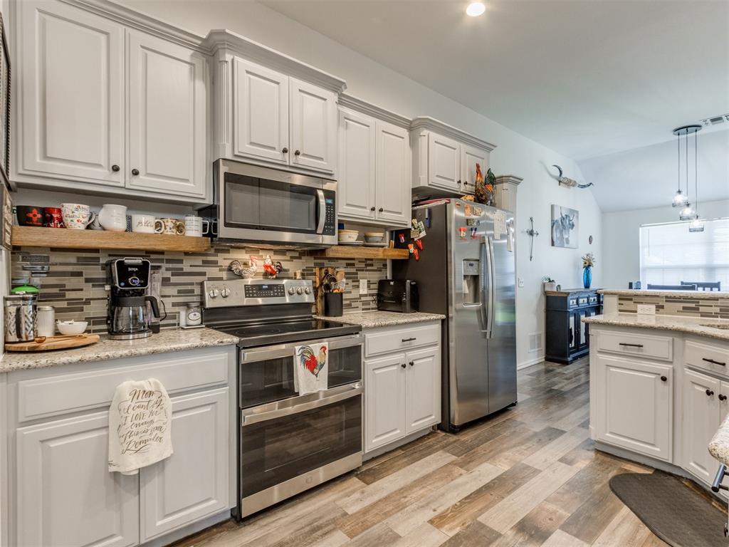 913 NE 25th Court