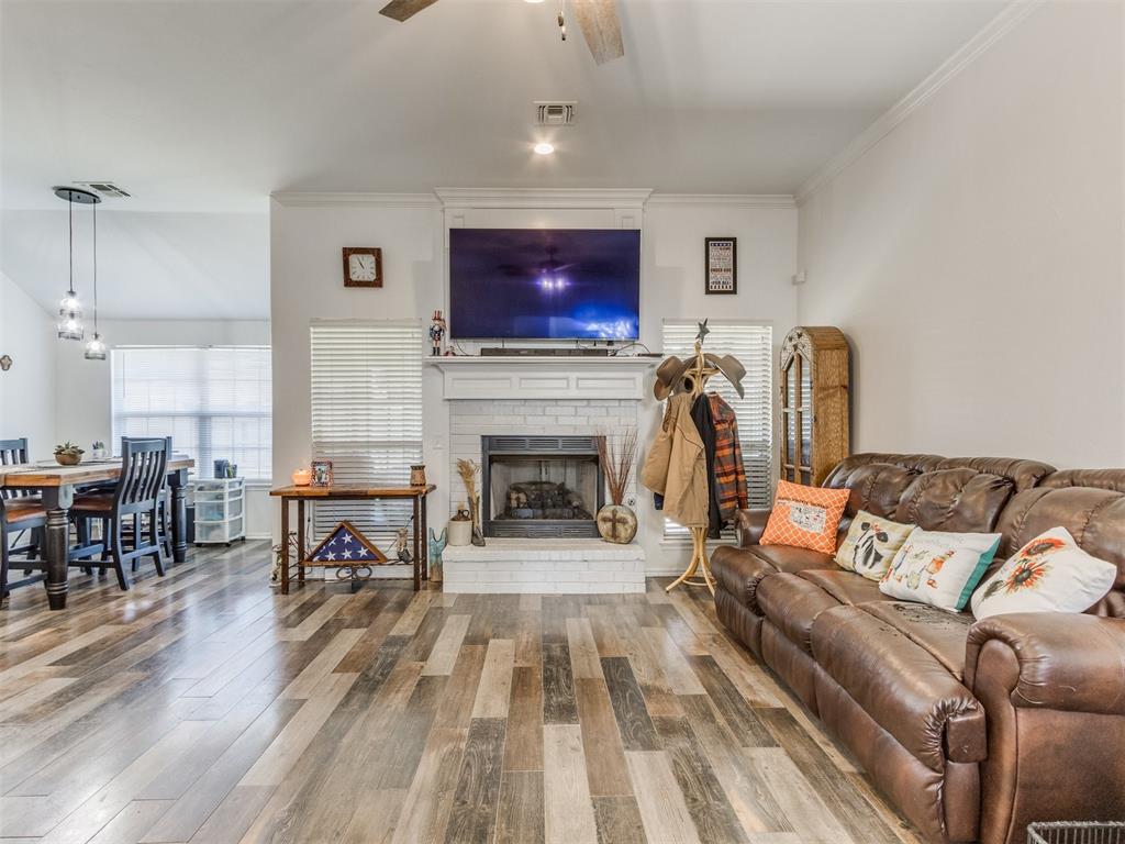 913 NE 25th Court
