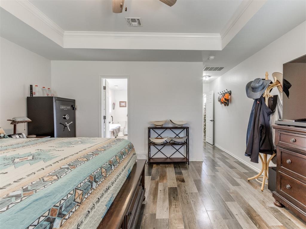 913 NE 25th Court