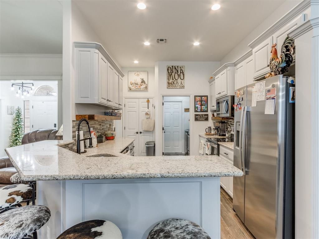913 NE 25th Court