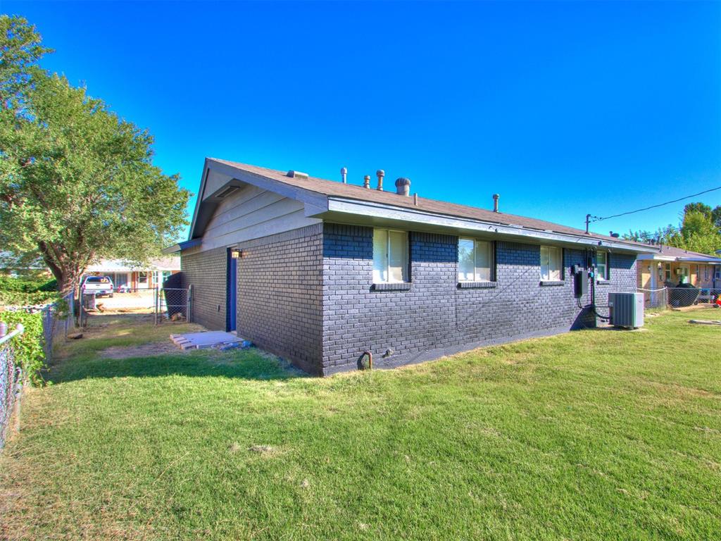 916 W Main Street