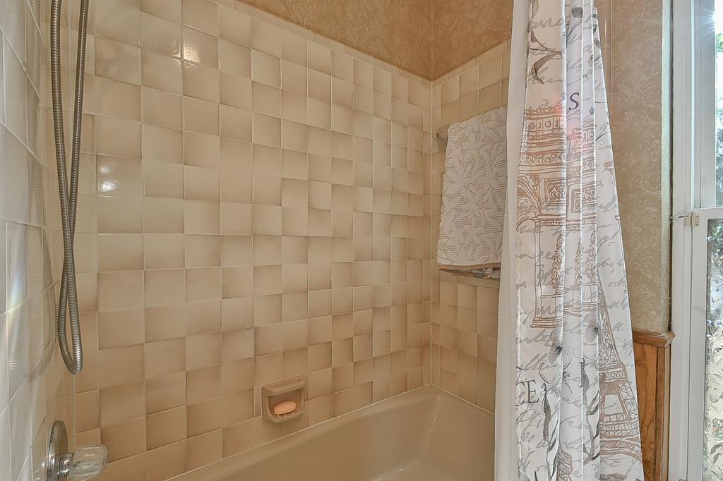 208 Andrea Reve Place