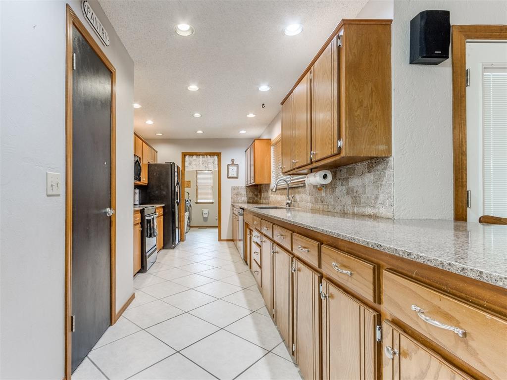700 S Willowood Drive