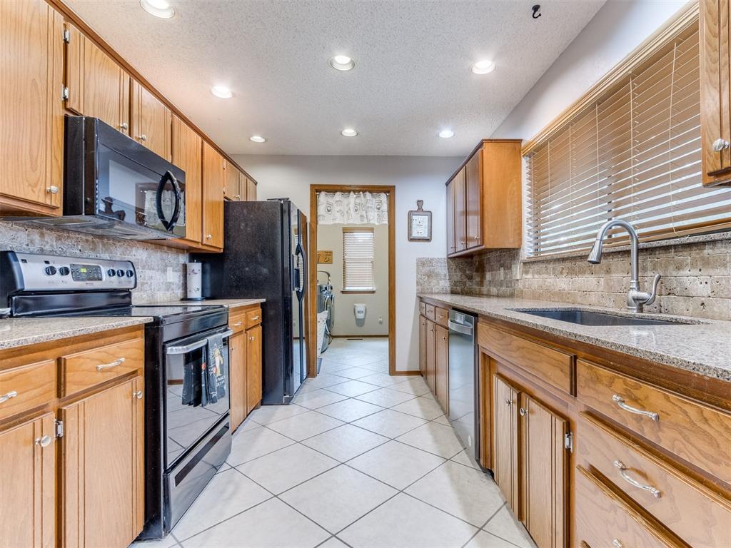 700 S Willowood Drive
