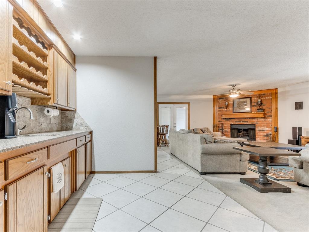 700 S Willowood Drive