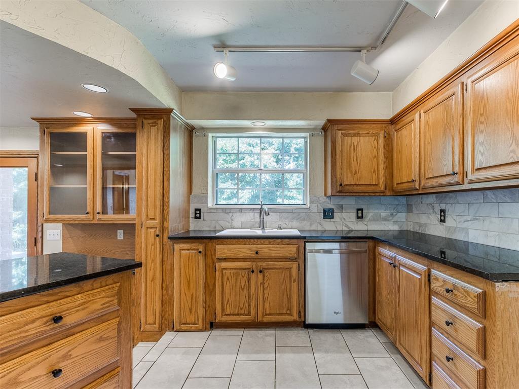 751 Kingsgate Road