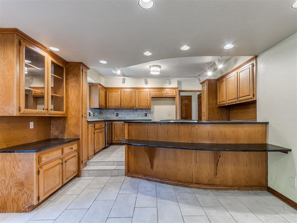 751 Kingsgate Road